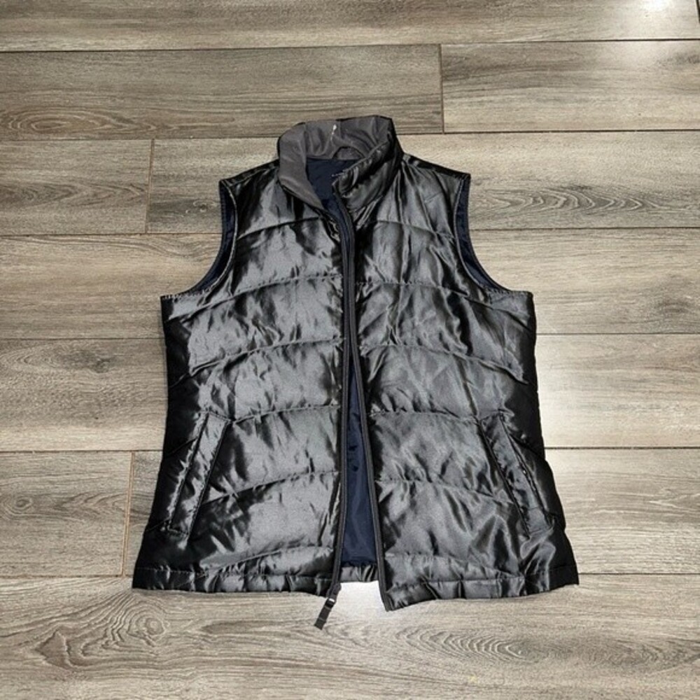 Lands End Women’s Shiny Grey Zip Up Puffer Vest Size Small EUC